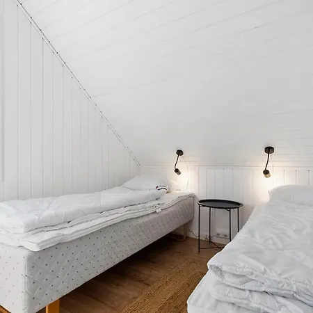 بيت للعطل 2 Bedroom Stunning In
